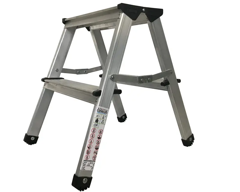 Single-Step Dual-Access Aluminum Step Ladder – Space-Saving Tread Design 1